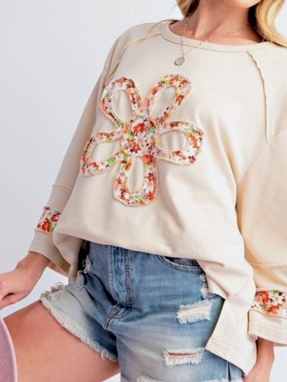 Easel Flower Patch Knit Top - Picture 3 of 12